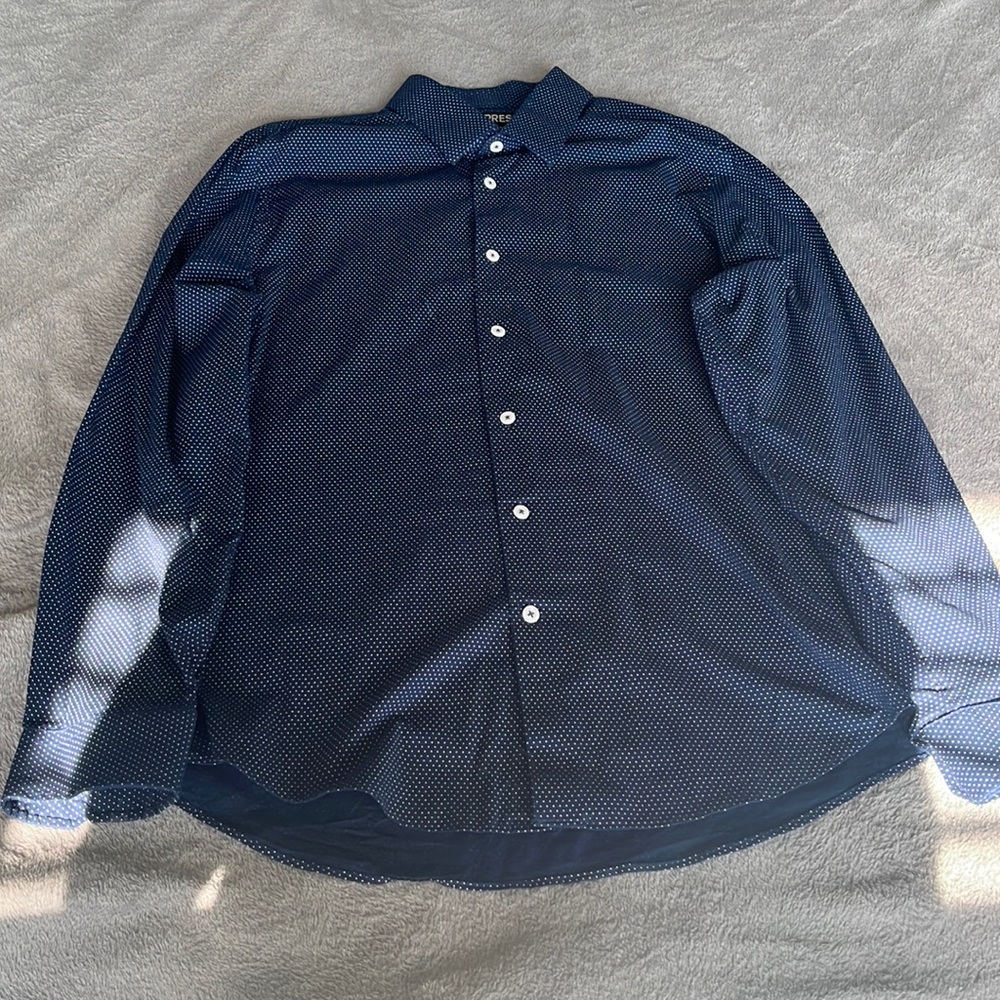 Express long sleeve shirt, in mint condition.